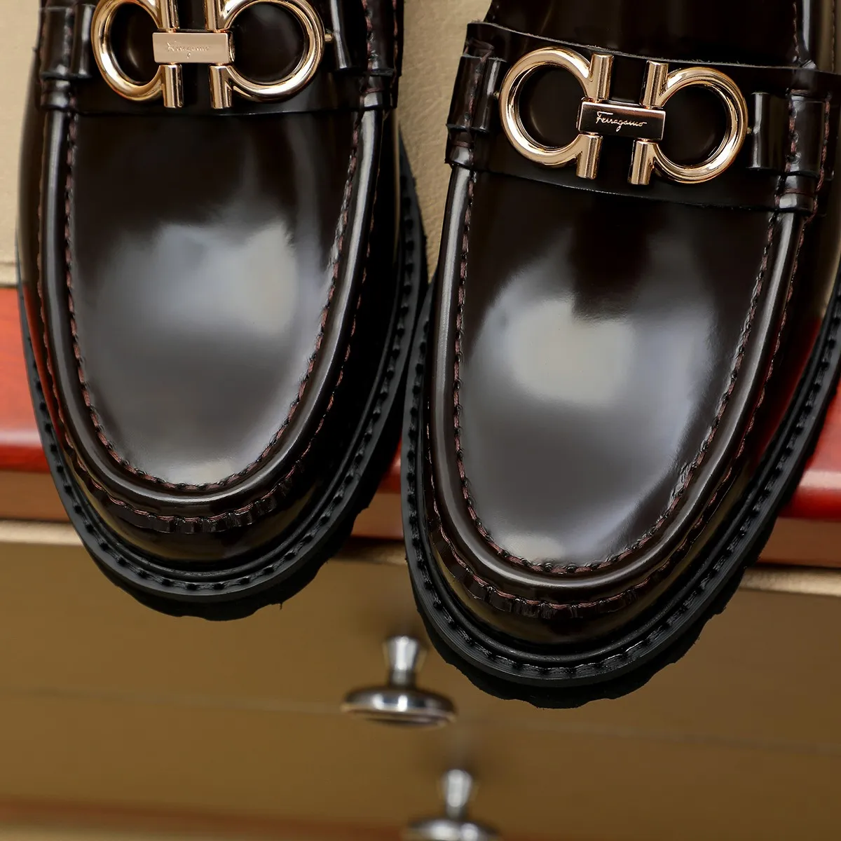 Men's shoes 💰440 Ferragamo [Ferragamo] top imported suit men's shoes 💯Original copy of the official website, product materials: selected imported embossed calfskin + luxury hardware buckle accessories ~ imported water-dyed cow 🐂 leather lining. Strong three-dimensional visual effect, original combination outsole, multiple colors available😘 Size: 39-44 (38.45.46. Customized)